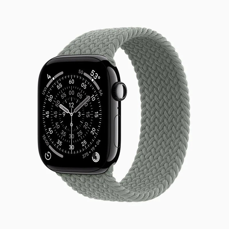Apple Watch Series 11, Tiefschwarz Gehäuse, Grüne geflochtene Schlaufe